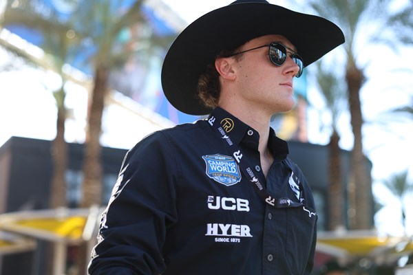 Arizona Ridge Rider and 2022 PBR Canada Champion Nick Tetz headed to ...